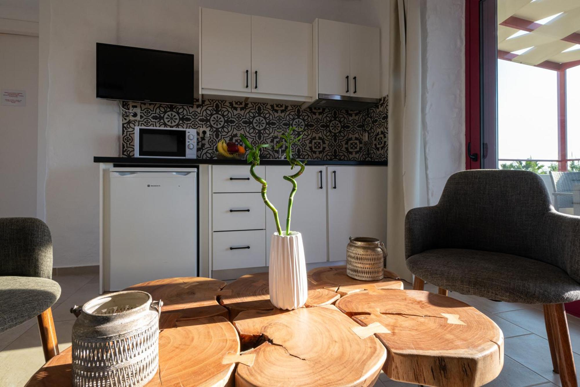 Abeloessa Methonian Hospitality Aparthotel Buitenkant foto